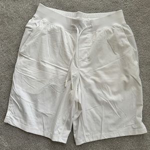 lululemon Athletic Men's Shorts with Liner